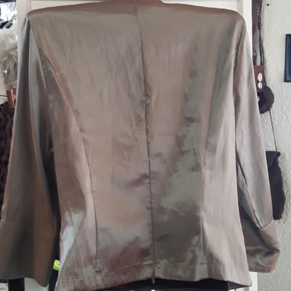 Designer  Top - Picture 2 of 2